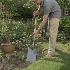 Kent & Stowe Carbon Steel Digging Spade 5 Kent & Stowe Carbon Steel Digging Spade -Outdoor Garden Care 1031067 2