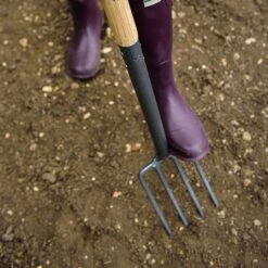 Kent & Stowe Carbon Steel Border Fork 5 Kent & Stowe Carbon Steel Border Fork -Outdoor Garden Care 1031070 2