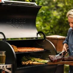Traeger Ironwood 885 Wood Pellet BBQ Grill 13 Traeger Ironwood 885 Wood Pellet BBQ Grill -Outdoor Garden Care 1140955 5